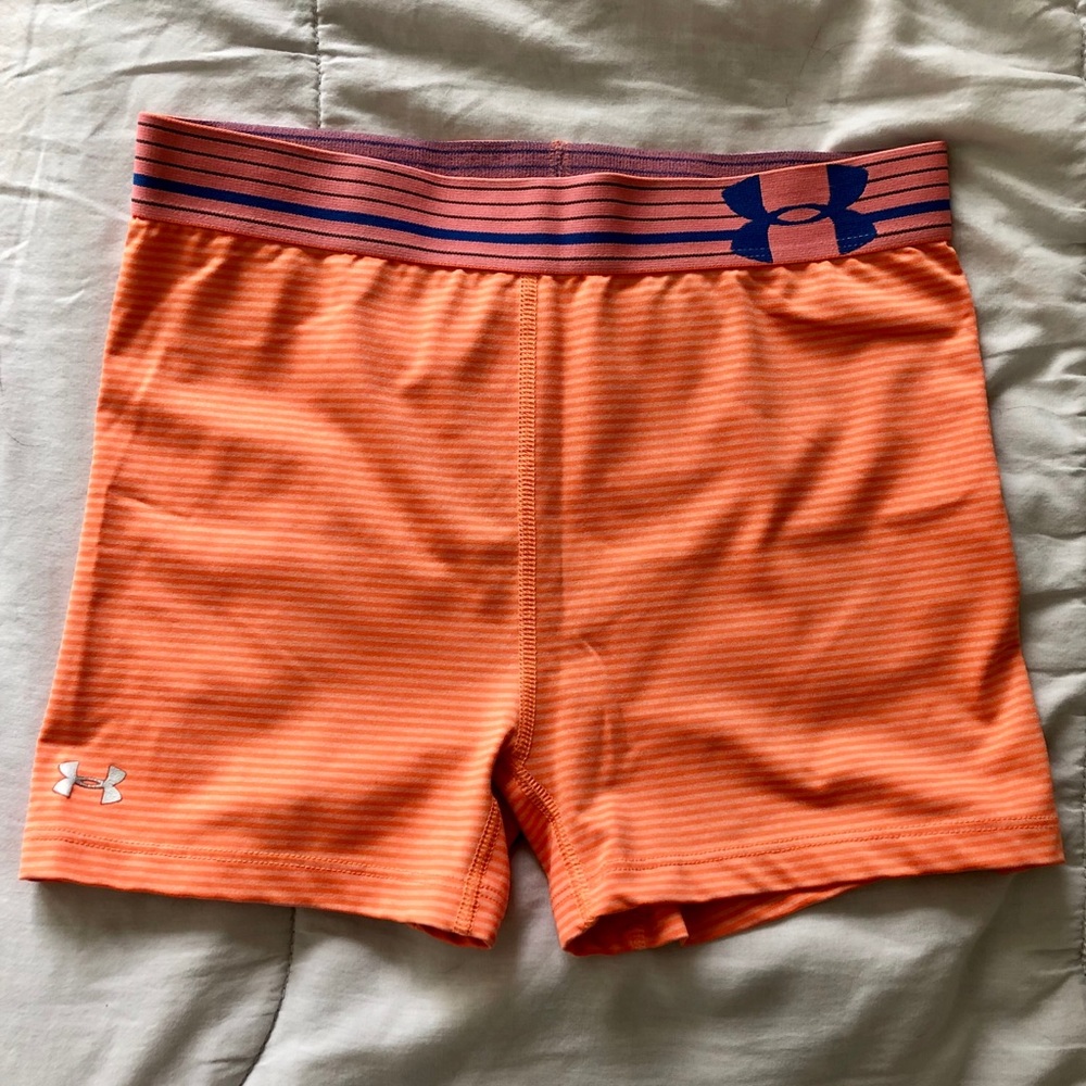 🔹Under Armour compression shorts